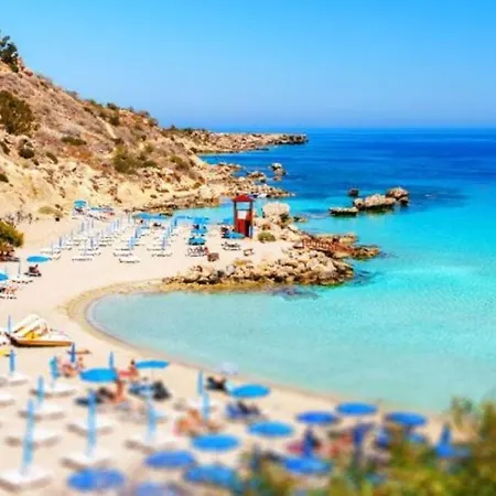 Picture This Enjoying Your Holiday In A Luxury In For Less Than A 1274 فيلة *