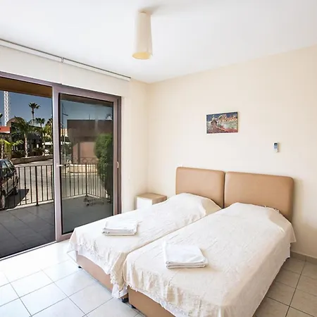 Picture This Enjoying Your Holiday In A Luxury In For Less Than A 1274 * Αγία Νάπα